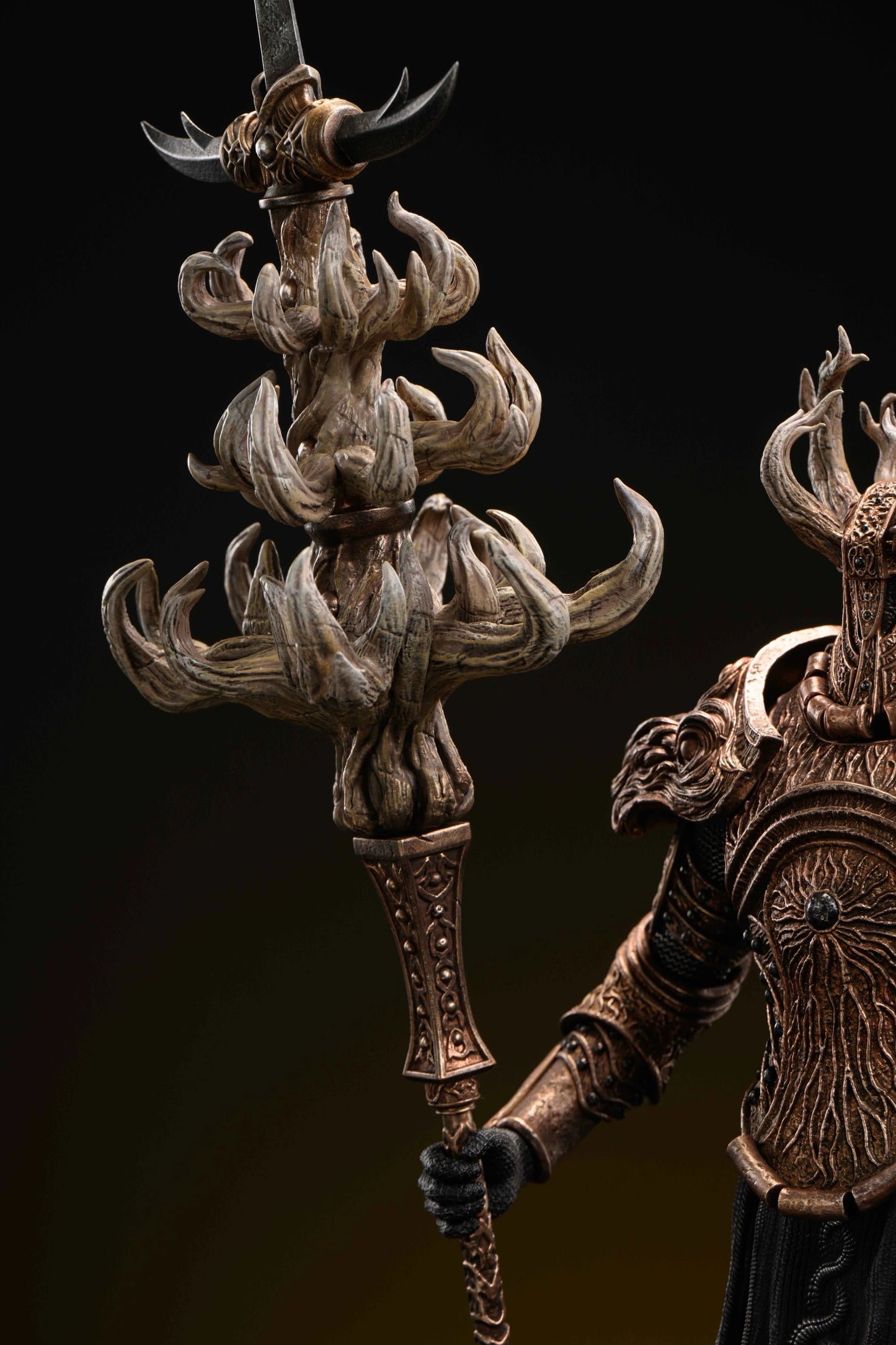 Preventa Resina Crucible Knight Figura Elden Ring SWORD & Wing Estudio