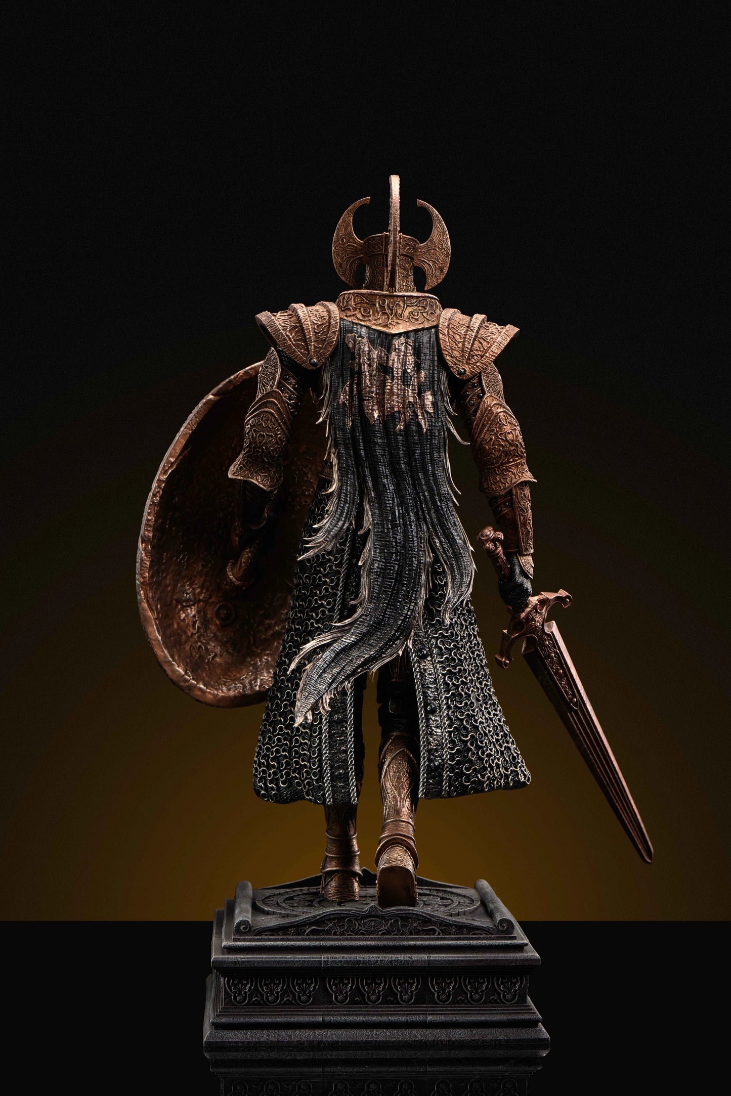 Preventa Resina Crucible Knight Figura Elden Ring SWORD & Wing Estudio