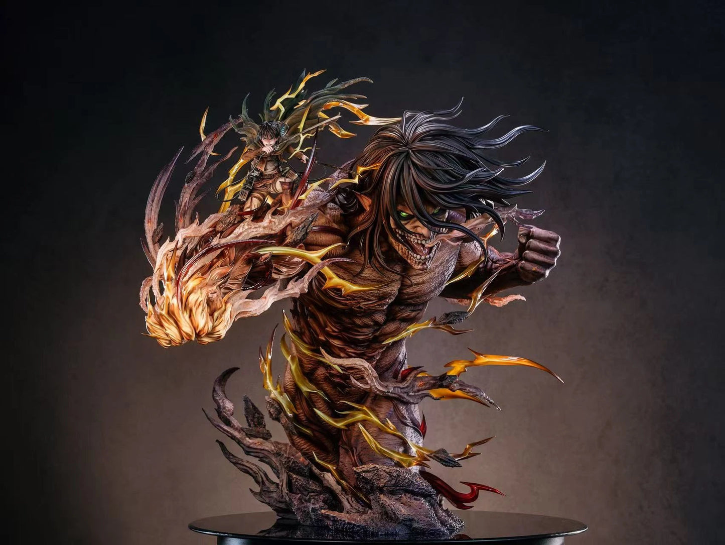 Preventa Resina Titan de Ataque & Titan Femenino Figura Attack On Titan  Hertz  Estudio