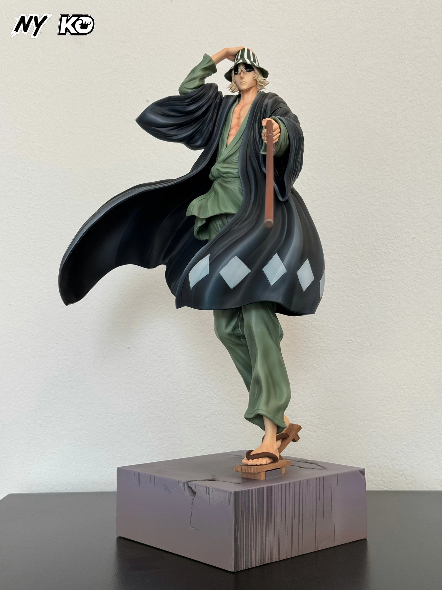 Preventa Resina Kisuke Urahara Figura Bleach 1/6 NY & KO Estudio