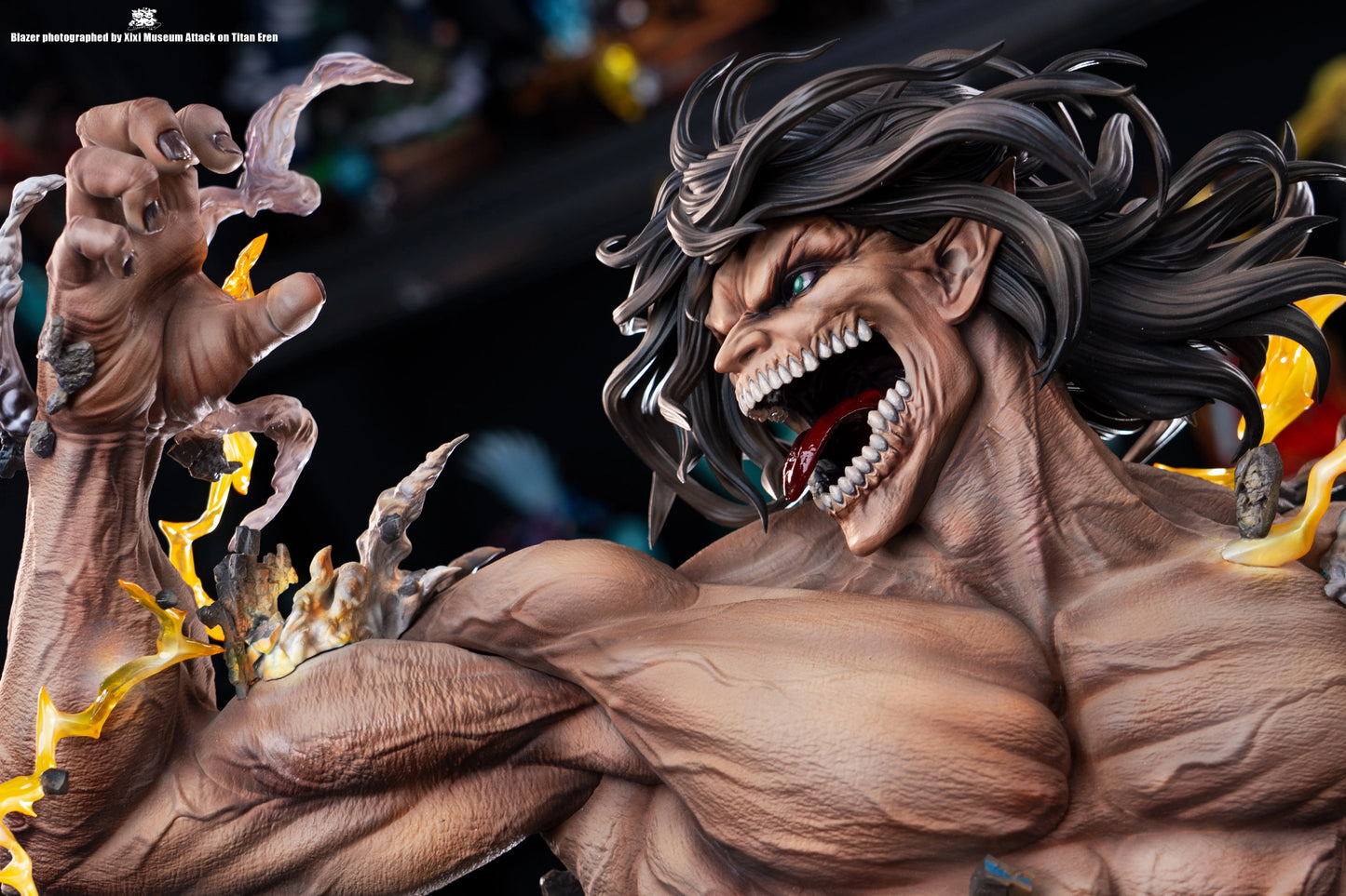Preventa Resina Titan de Ataque Figura Attack On Titan Blazer Estudio