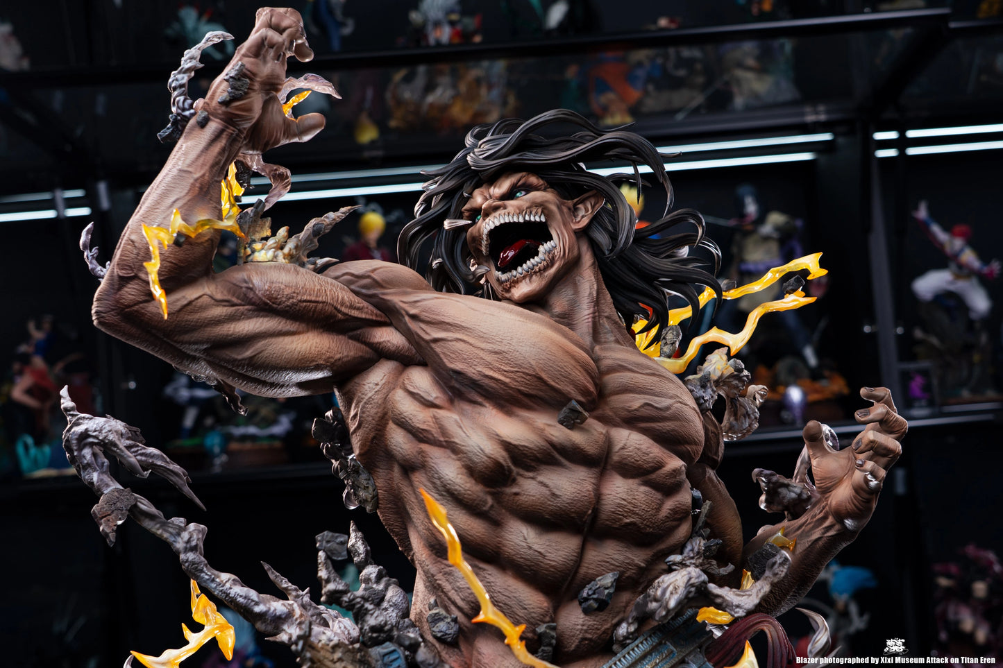Preventa Resina Titan de Ataque Figura Attack On Titan Blazer Estudio