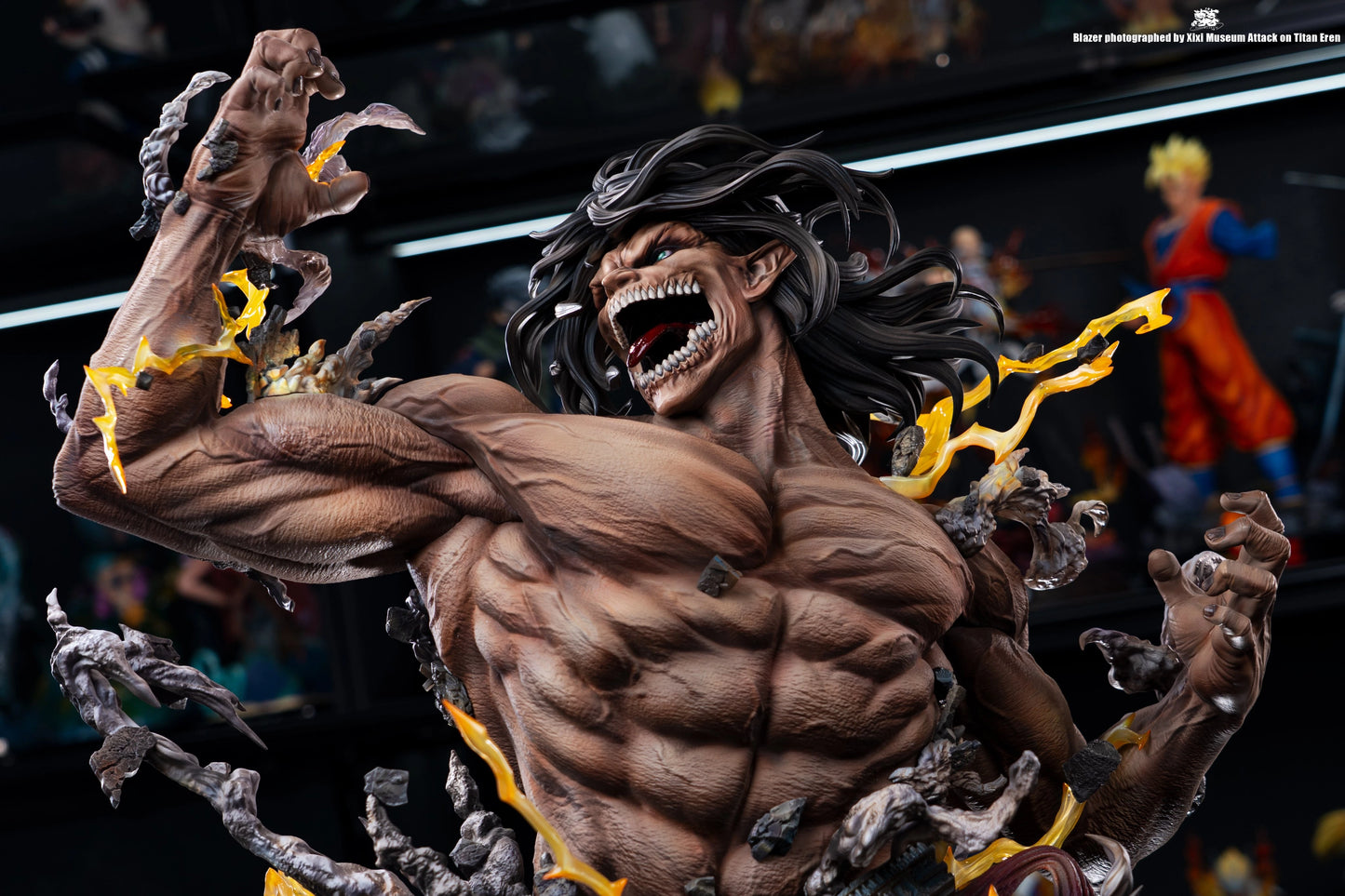 Preventa Resina Titan de Ataque Figura Attack On Titan Blazer Estudio