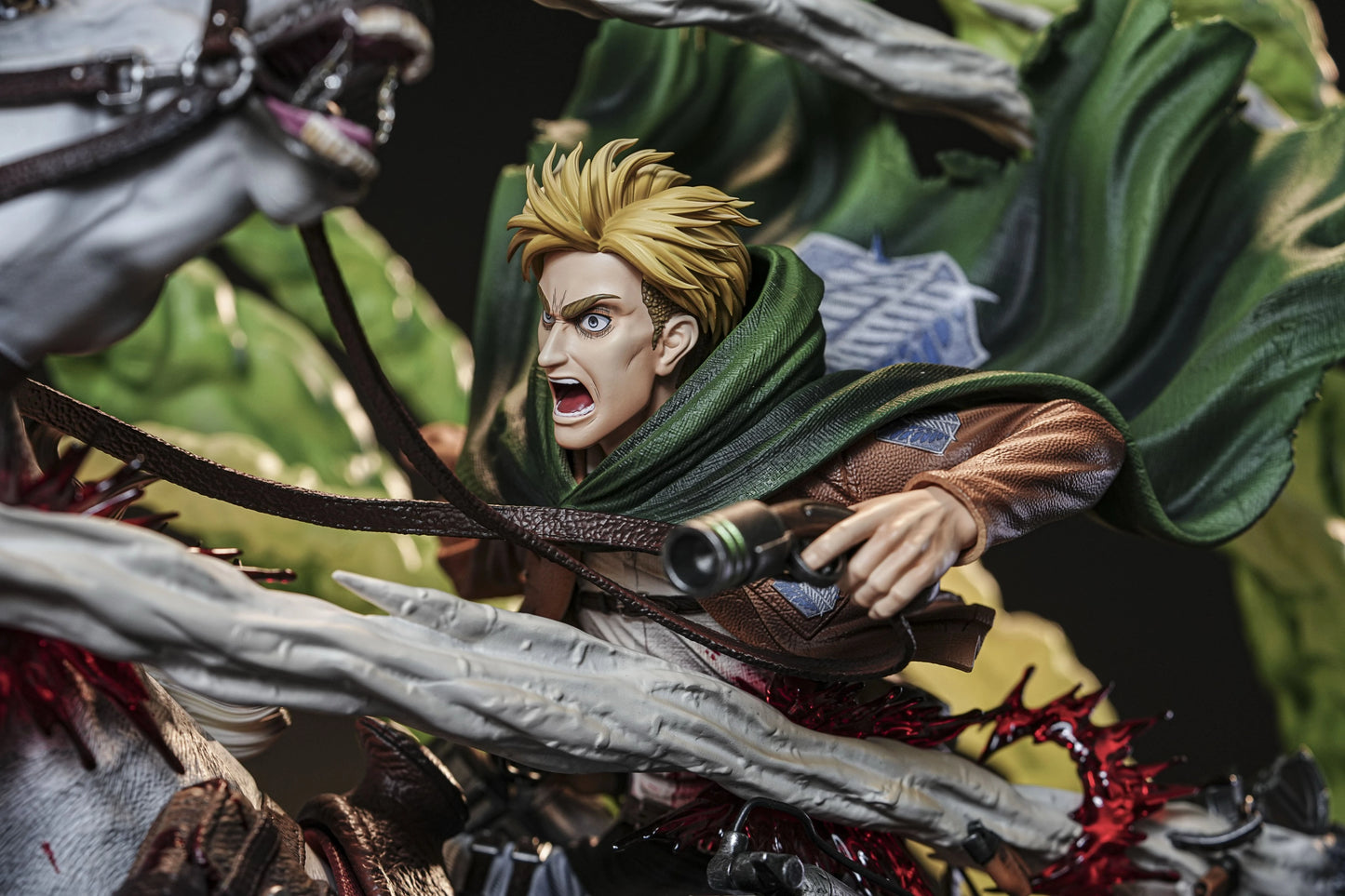 Preventa Resina Erwin Smith Figura Attack On Titan Model Power Estudio