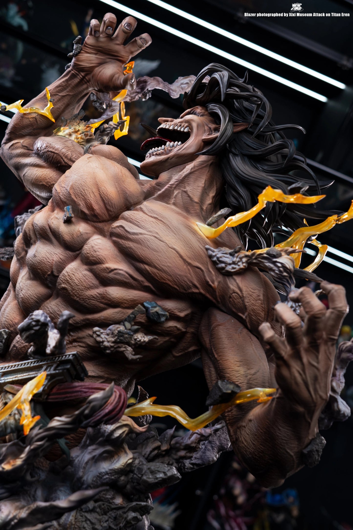 Preventa Resina Titan de Ataque Figura Attack On Titan Blazer Estudio