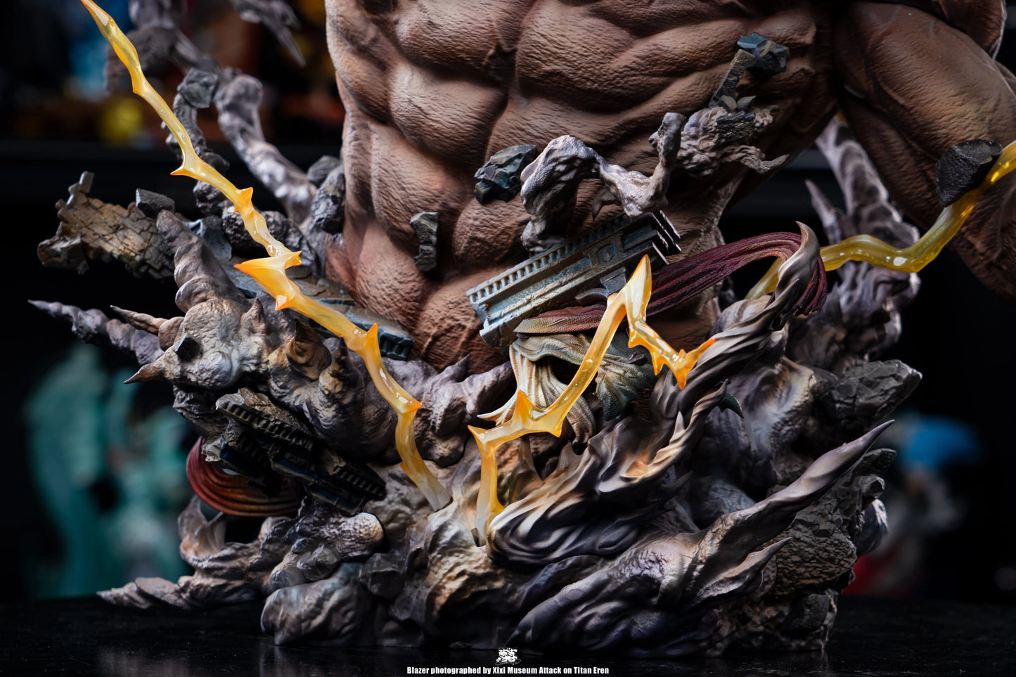 Preventa Resina Titan de Ataque Figura Attack On Titan Blazer Estudio