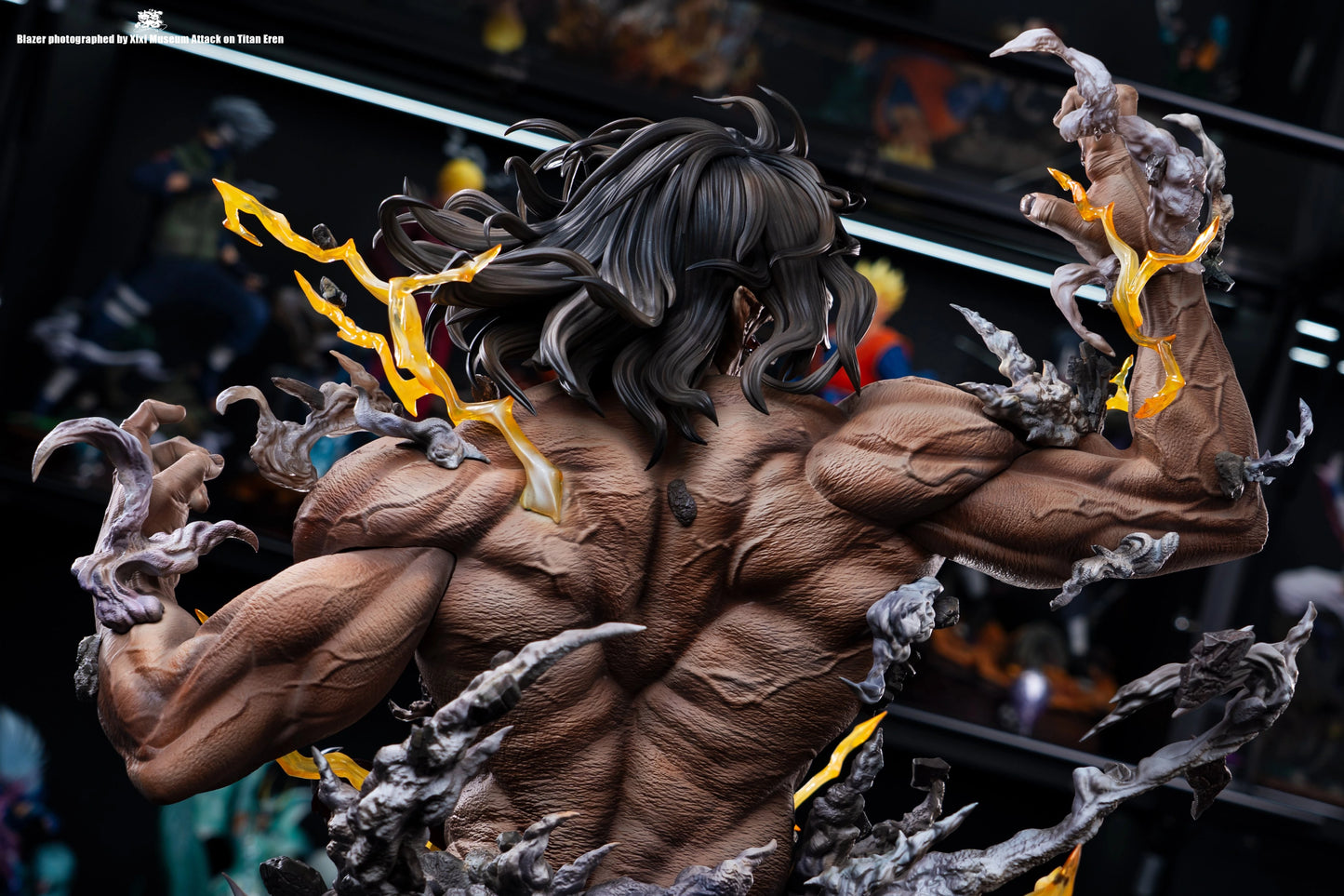Preventa Resina Titan de Ataque Figura Attack On Titan Blazer Estudio