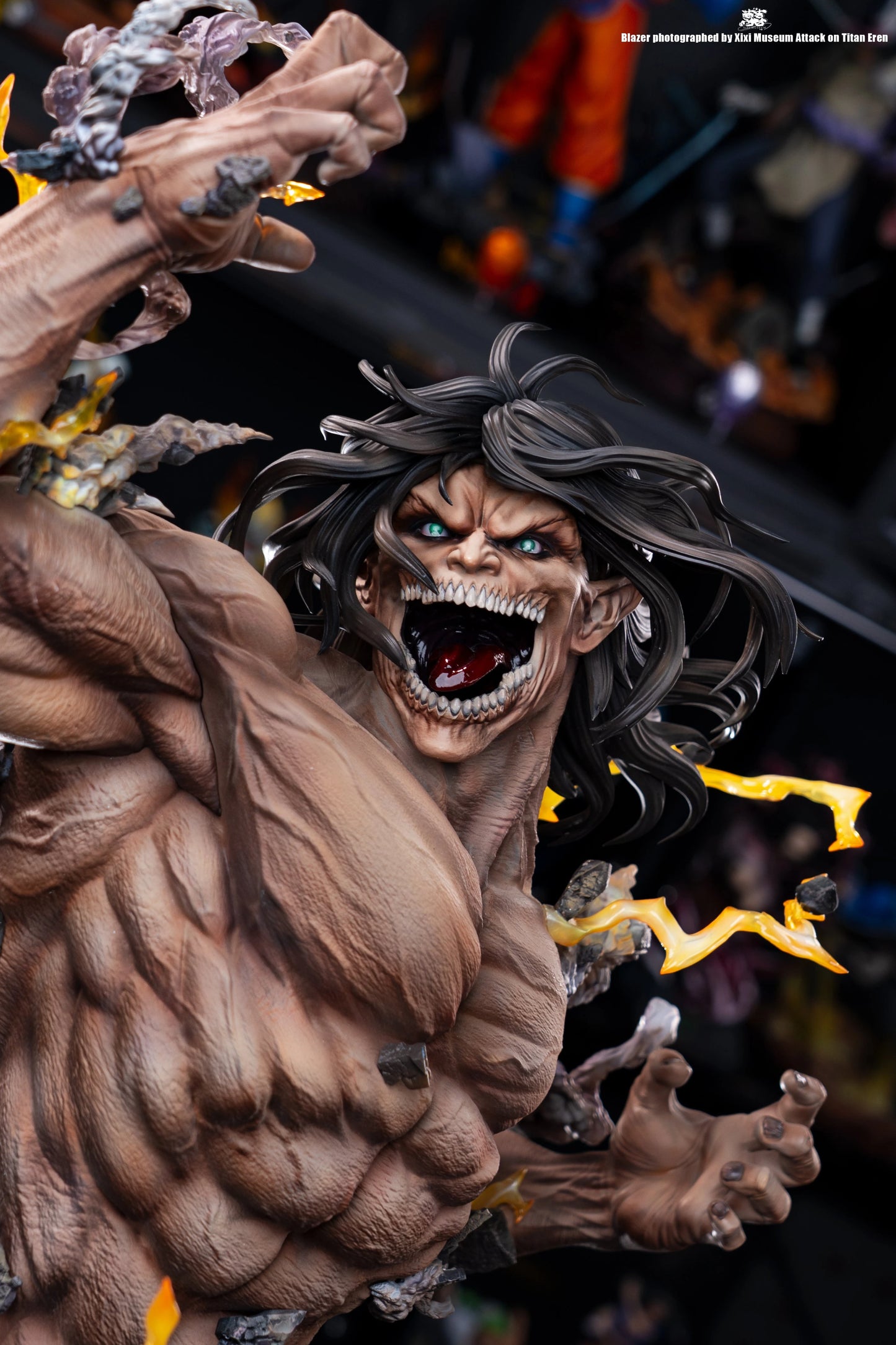 Preventa Resina Titan de Ataque Figura Attack On Titan Blazer Estudio