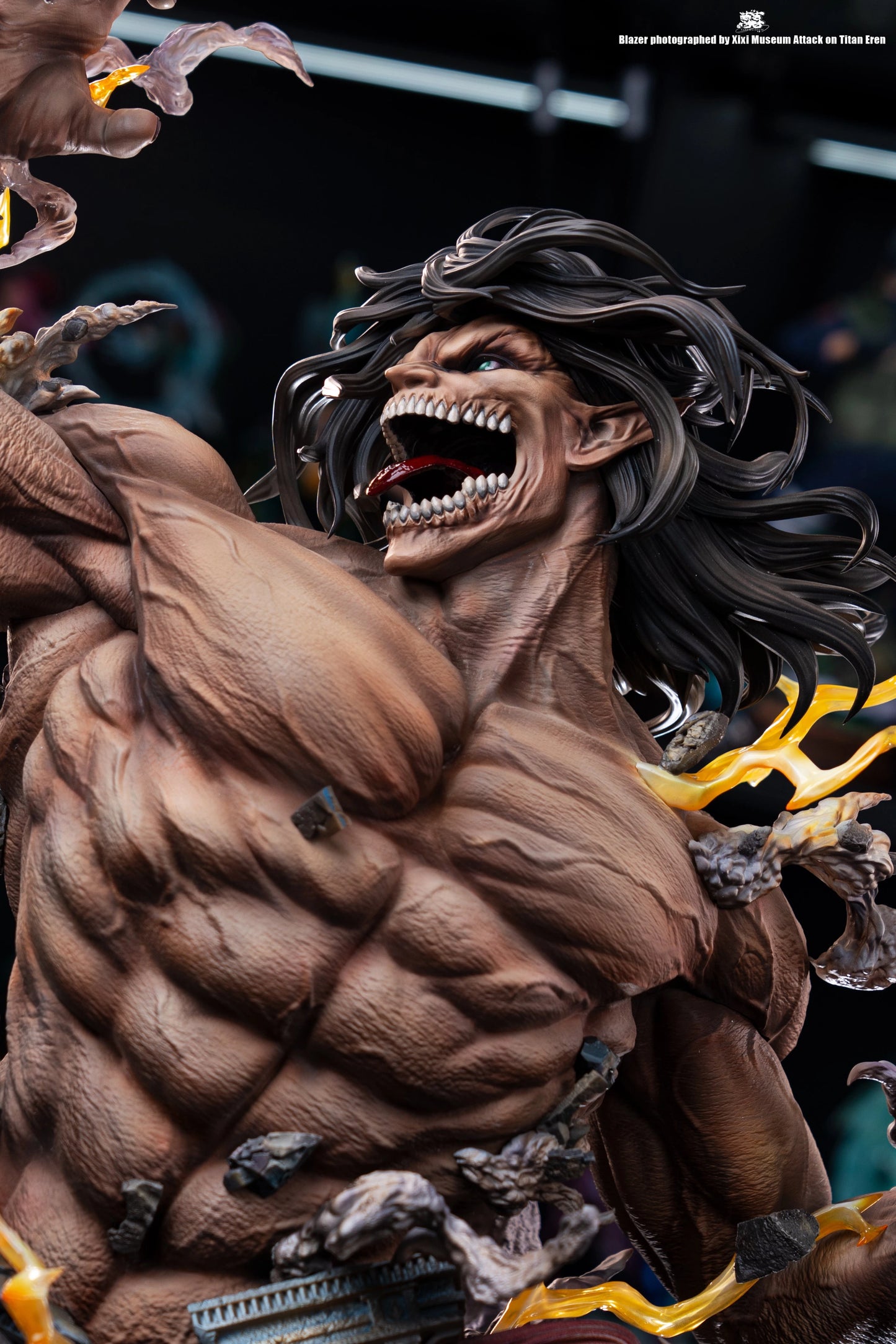 Preventa Resina Titan de Ataque Figura Attack On Titan Blazer Estudio