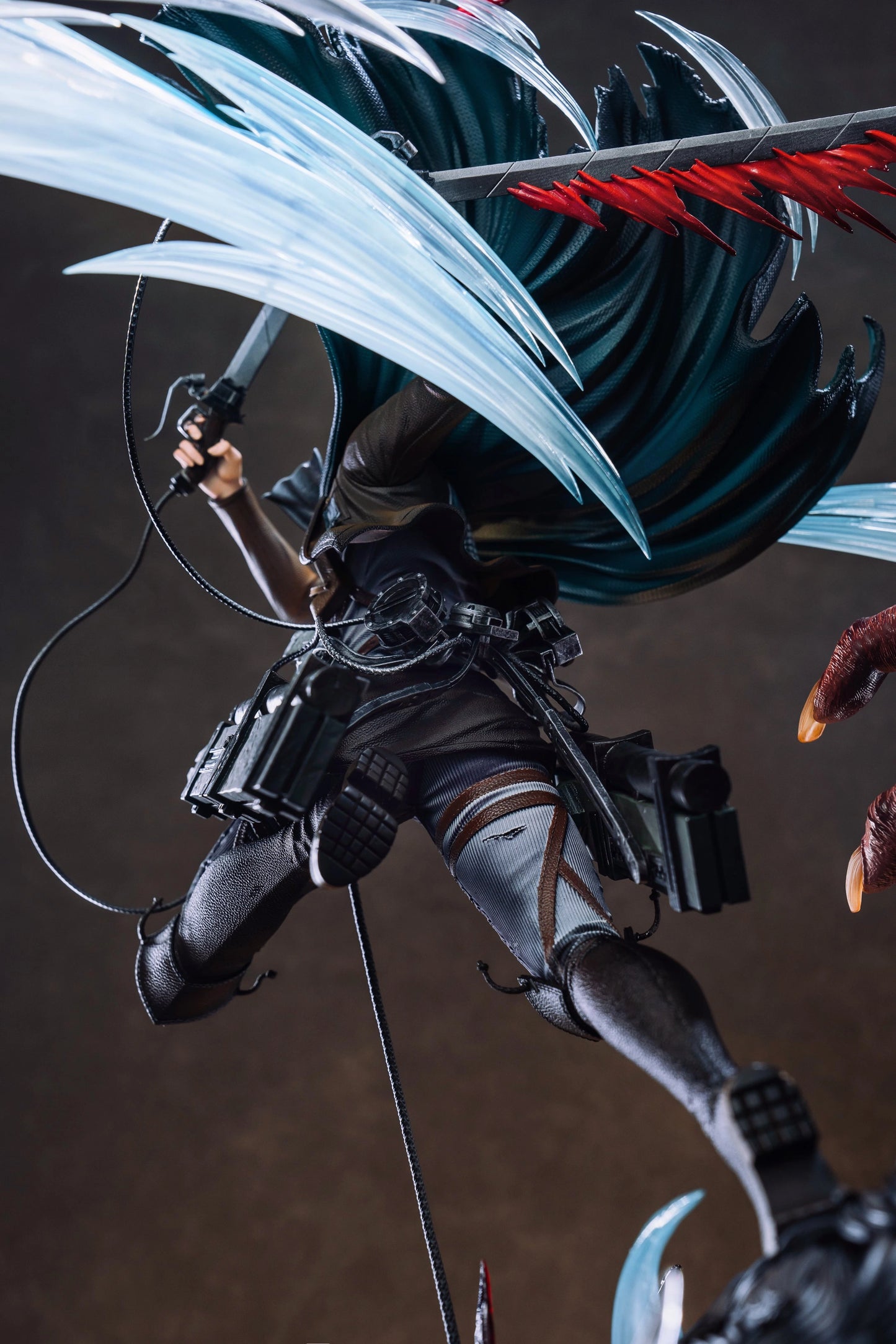 Preventa Resina Levi vs Zeke Figura Attack On Titan Hertz Estudio