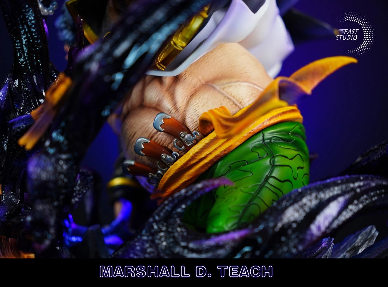 Preventa Resina Marshall D. Teach Figura One Piece Fast  Estudio