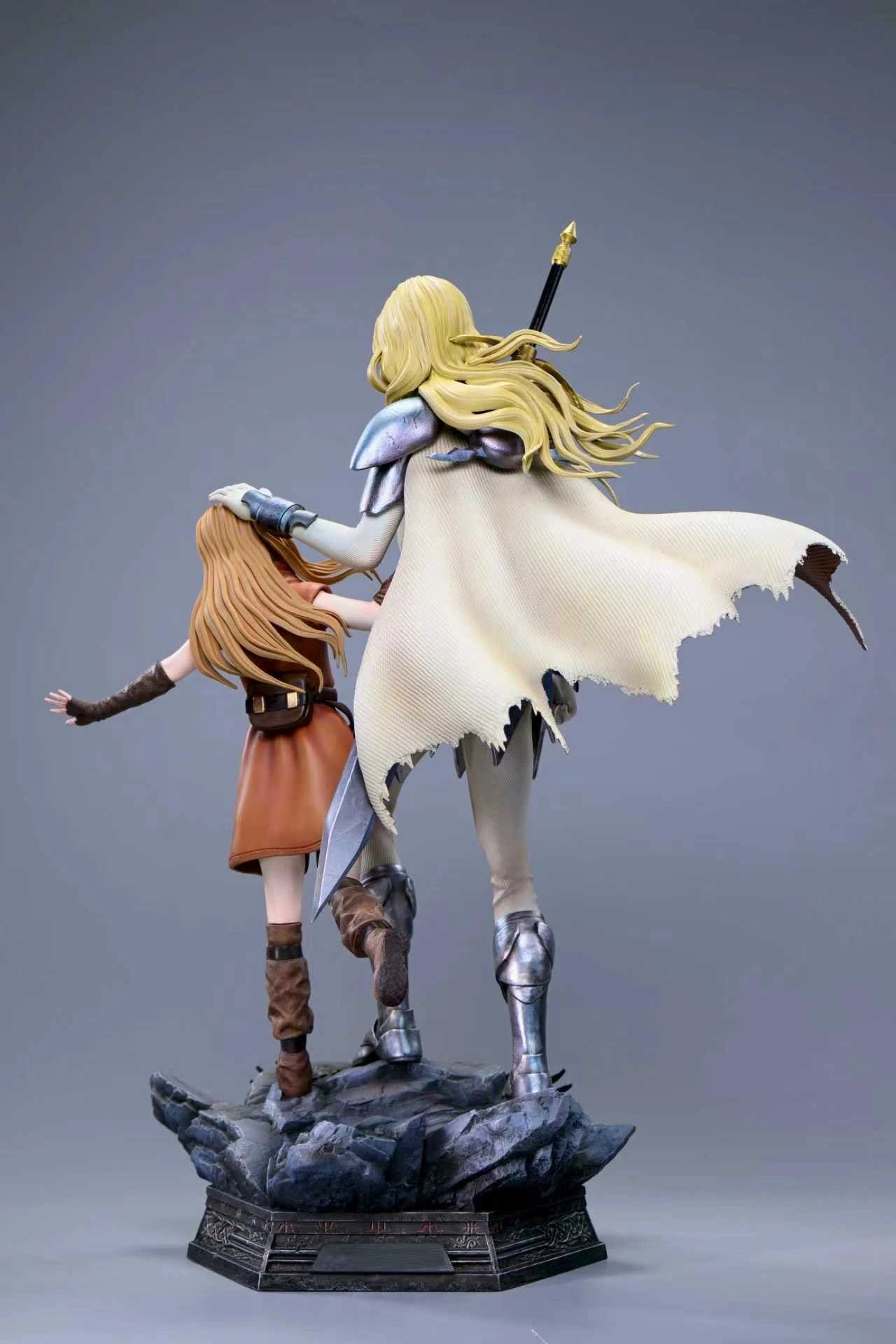 Preventa Resina Teresa & Clare Figura Claymore AT & BIHS Estudio