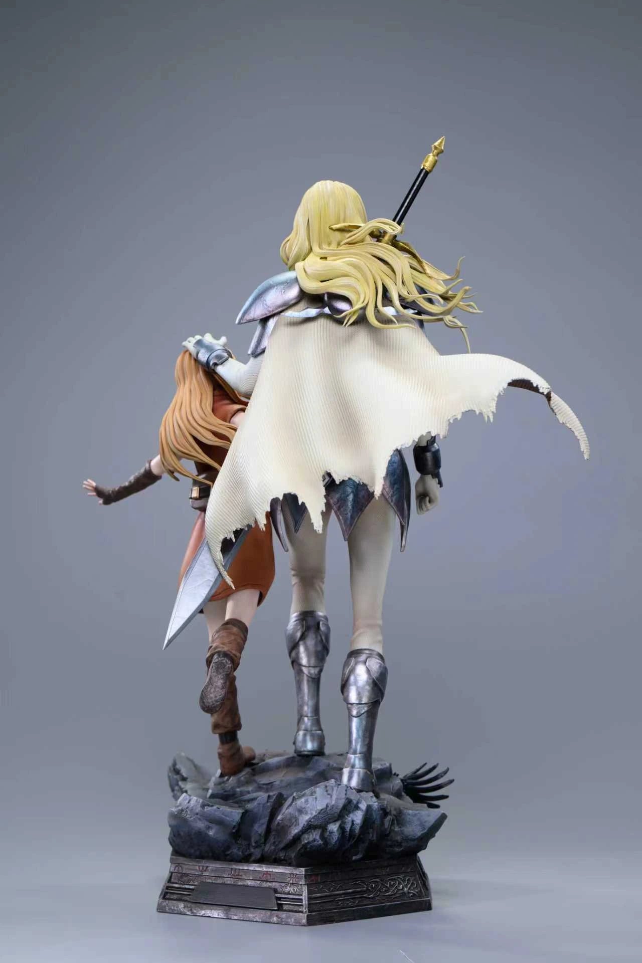 Preventa Resina Teresa & Clare Figura Claymore AT & BIHS Estudio